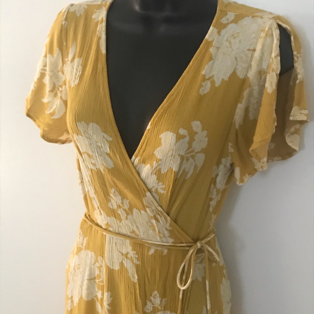 SOLD Lulu’s yellow maxi wrap dress Sz Sm - Picture 8 of 12